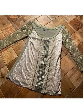 Vintage Y2K | Gypsy Daisy |Olive Green Sequin-Accent Long Sleeve Top